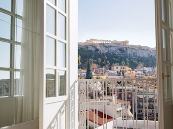 the dolli at acropolis