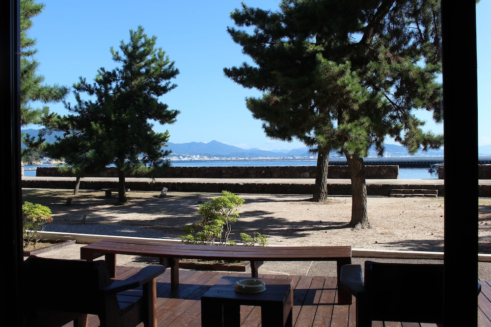 miyajima seaside hotel