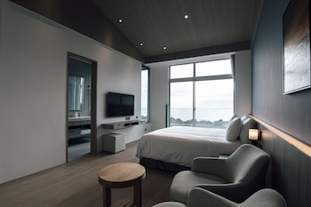 sunlight on the peninsula