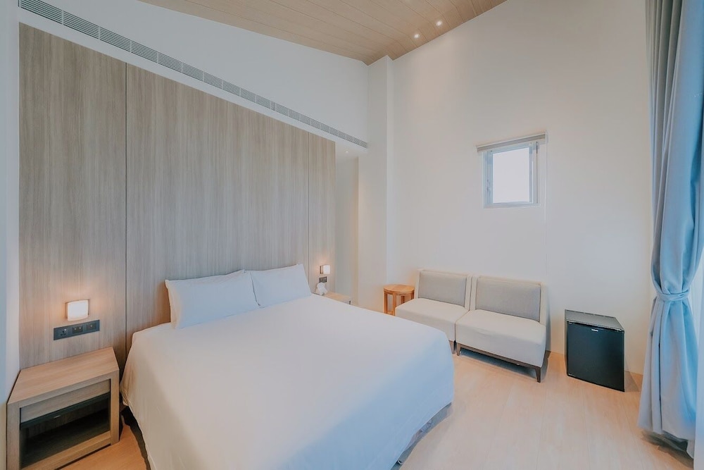 sunlight on the peninsula