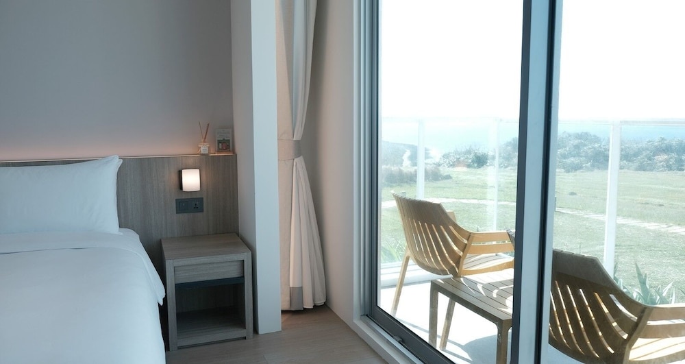 sunlight on the peninsula