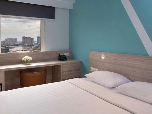 ibis budget phnom penh riverside