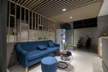 bin bin hotel 8 near sunrise city