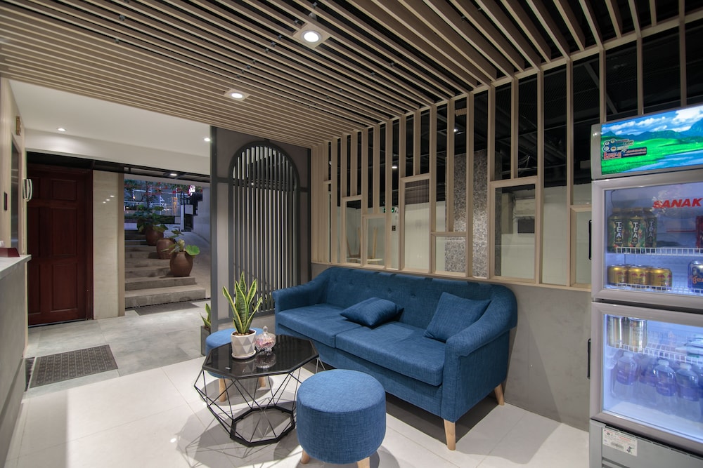 bin bin hotel 8 near sunrise city