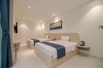 bin bin hotel 8 near sunrise city