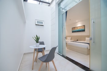 bin bin hotel 8 near sunrise city