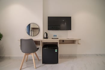 bin bin hotel 8 near sunrise city