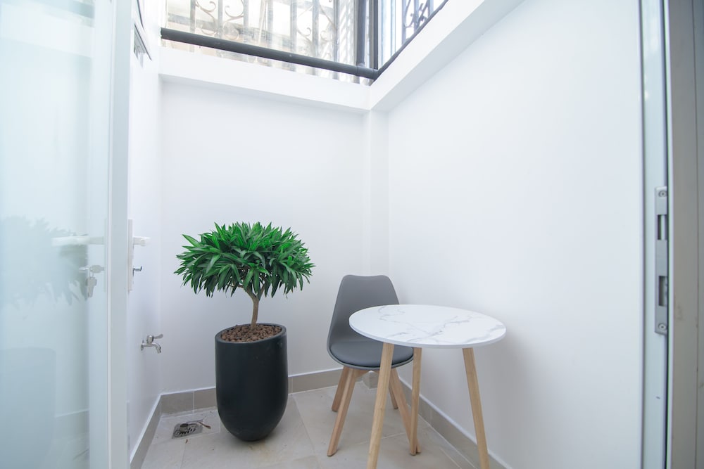 bin bin hotel 8 near sunrise city