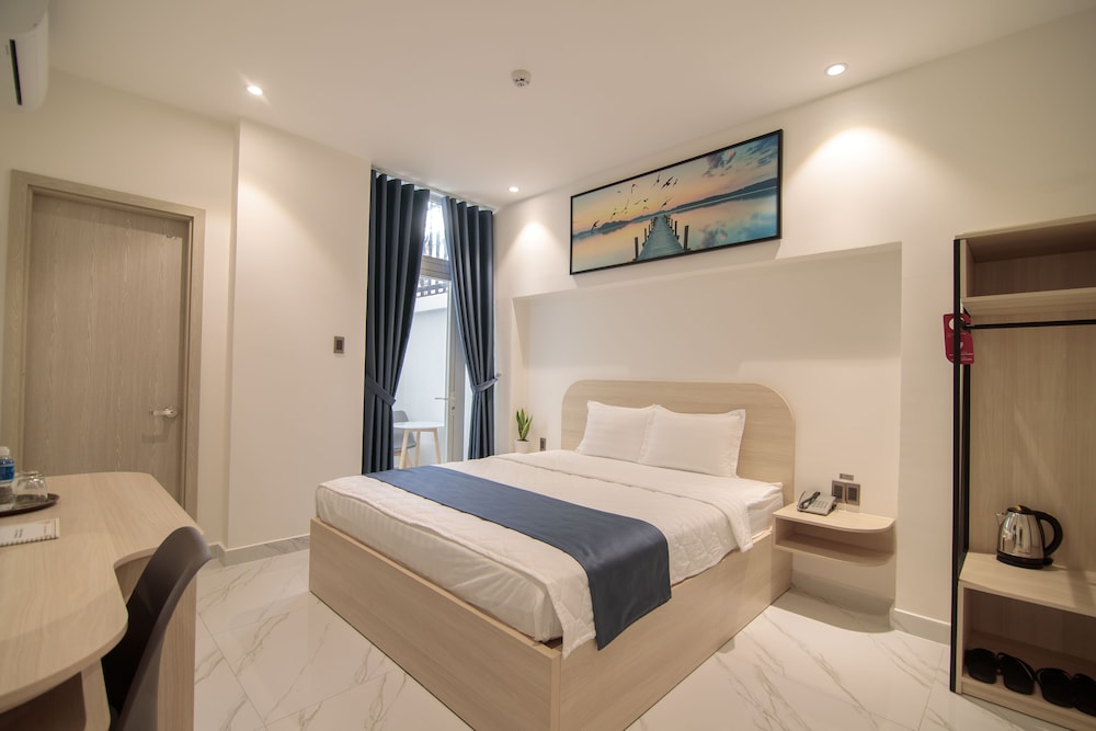 bin bin hotel 8 near sunrise city