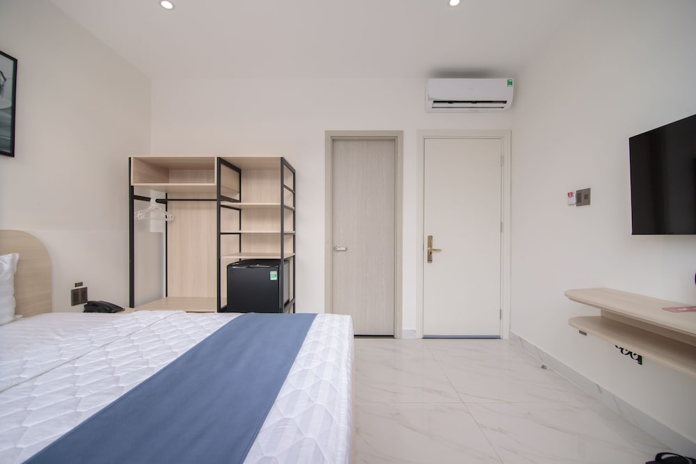 bin bin hotel 8 near sunrise city