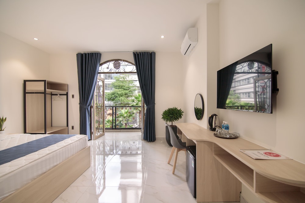 bin bin hotel 8 near sunrise city