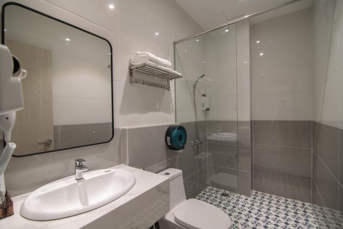 bin bin hotel 8 near sunrise city