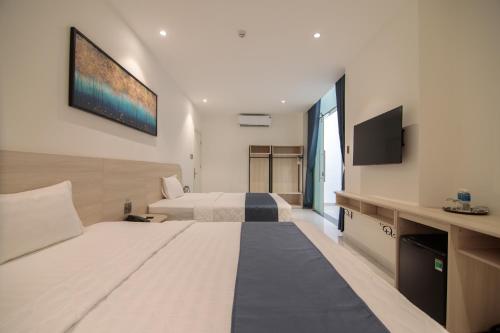 bin bin hotel 8 near sunrise city