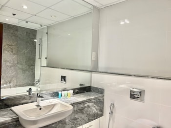 stunning 1bedroom with balcony in harboor city