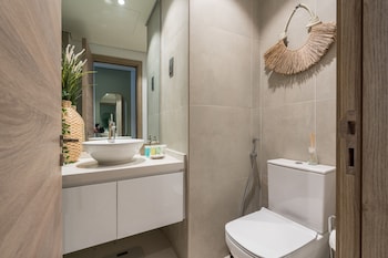 stunning 1bedroom with balcony in harboor city