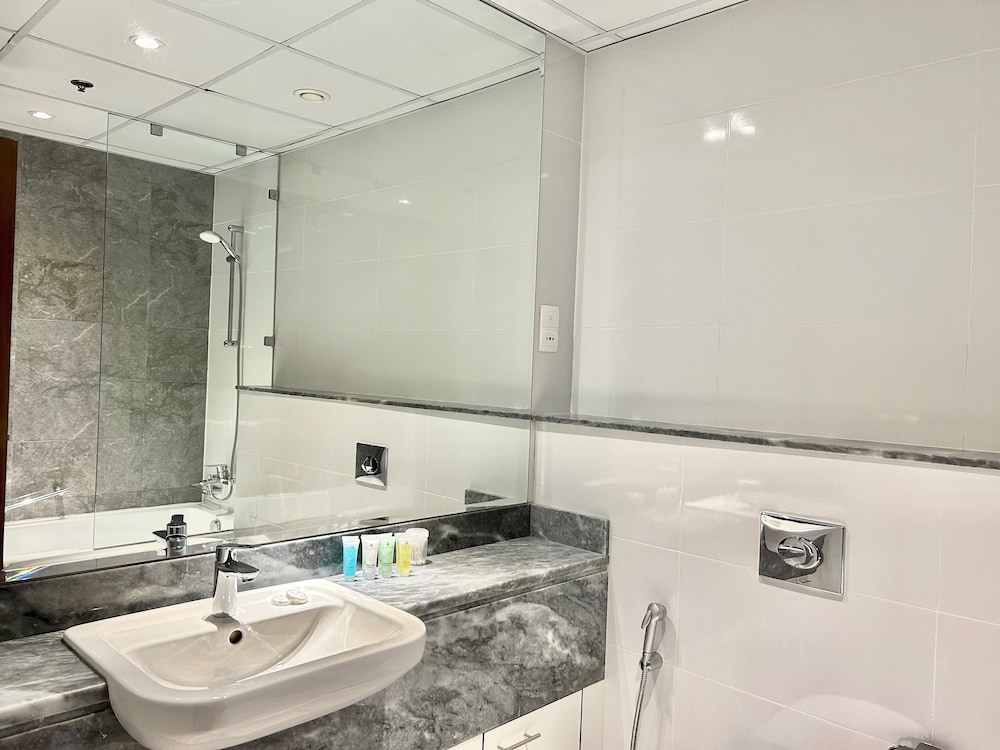 stunning 1bedroom with balcony in harboor city