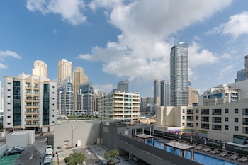 stunning 1bedroom with balcony in harboor city