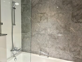 stunning 1bedroom with balcony in harboor city