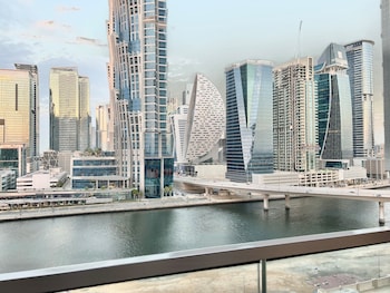 stunning 1bedroom with balcony in harboor city