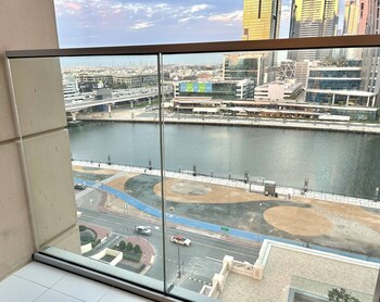 stunning 1bedroom with balcony in harboor city