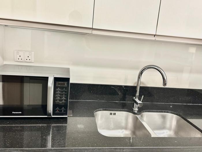 stunning 1bedroom with balcony in harboor city