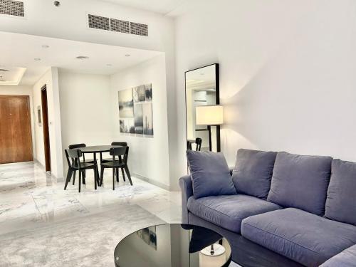 stunning 1bedroom with balcony in harboor city