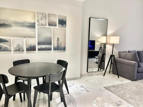 stunning 1bedroom with balcony in harboor city