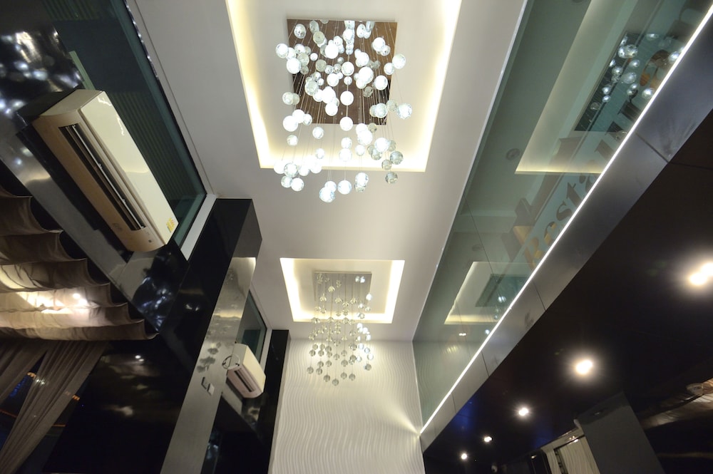 de lux bangkok hotel