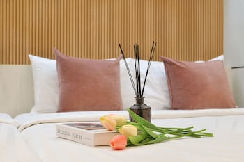 de lux bangkok hotel