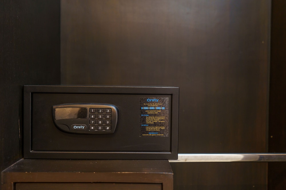 de lux bangkok hotel