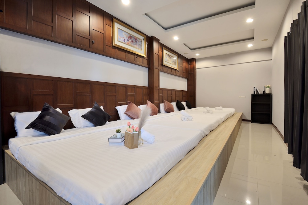 de lux bangkok hotel