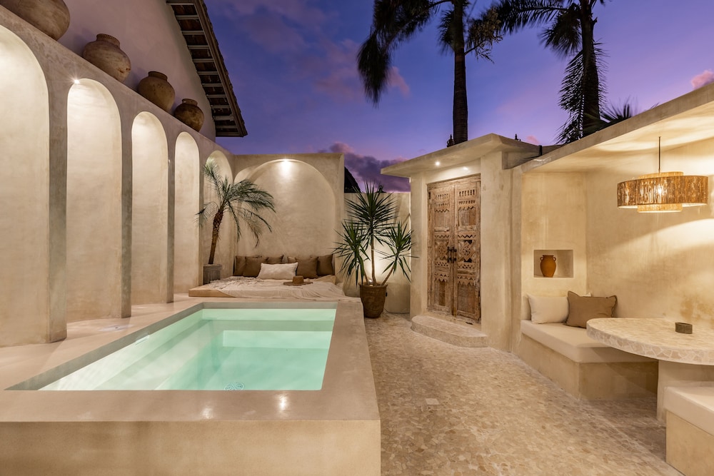 luxe and unique honeymoon bocami suites 2 by azure