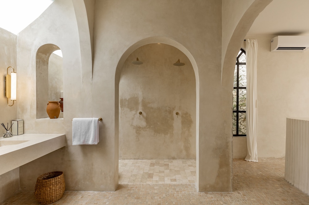 luxe and unique honeymoon bocami suites 2 by azure