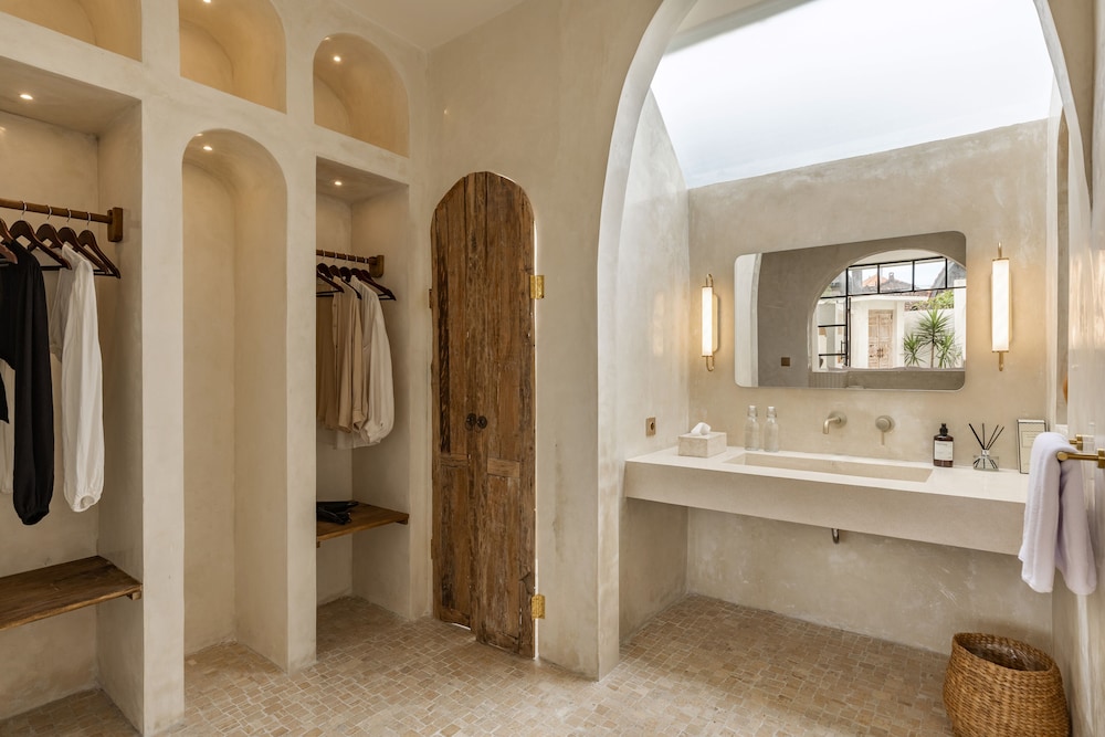 luxe and unique honeymoon bocami suites 2 by azure