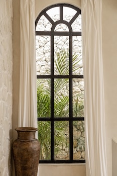 luxe and unique honeymoon bocami suites 2 by azure