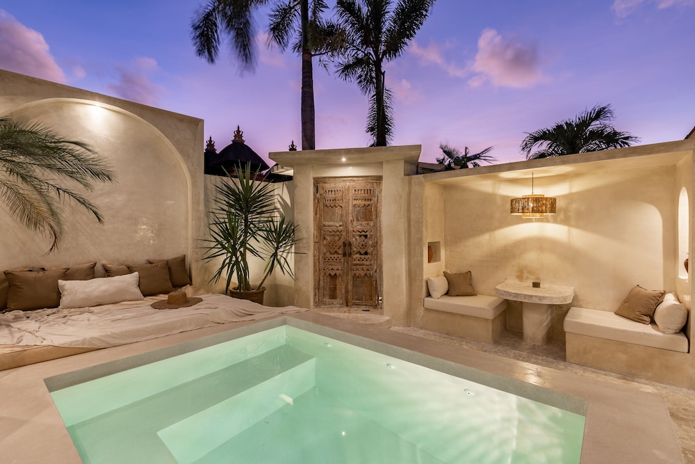 luxe and unique honeymoon bocami suites 2 by azure