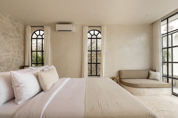 luxe and unique honeymoon bocami suites 2 by azure