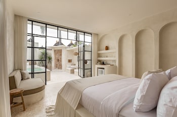 luxe and unique honeymoon bocami suites 2 by azure