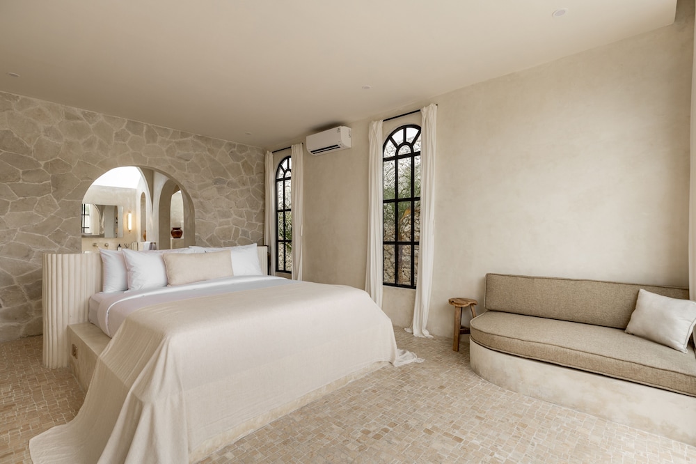 luxe and unique honeymoon bocami suites 2 by azure