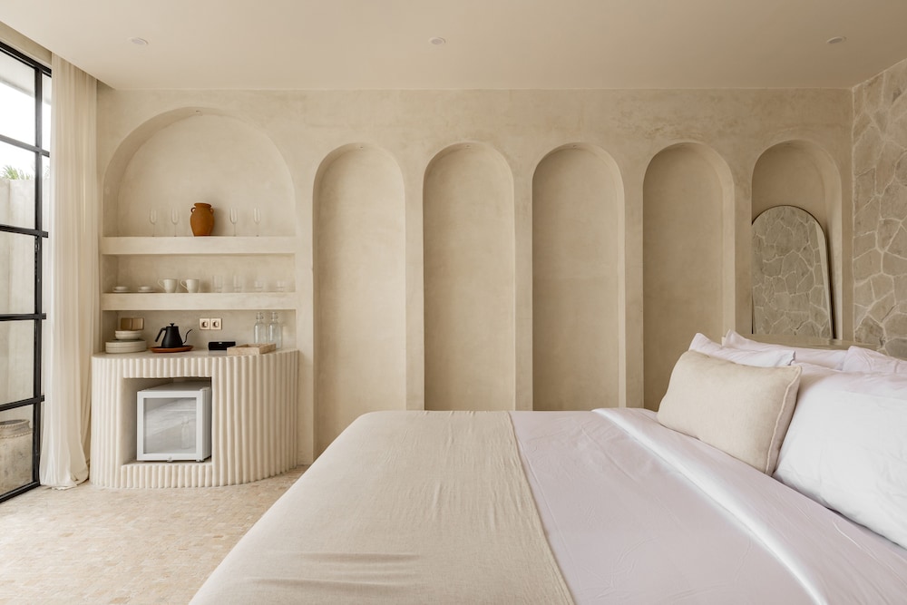 luxe and unique honeymoon bocami suites 2 by azure