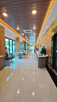p t grand hotel