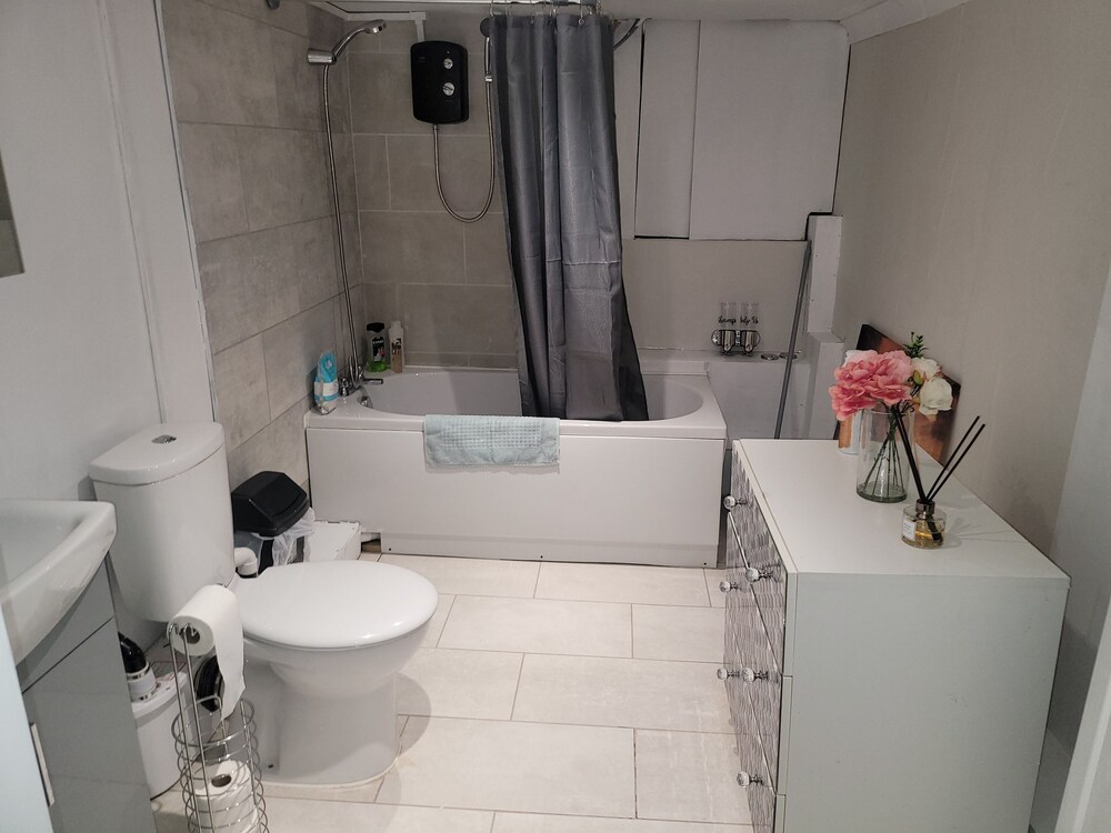 hidden treasure 2 beds sleeps 3 gillingham