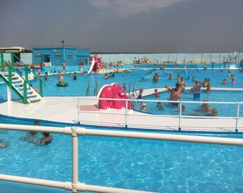 hidden treasure 2 beds sleeps 3 gillingham