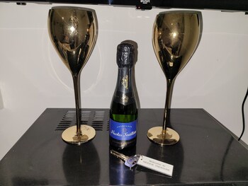 hidden treasure 2 beds sleeps 3 gillingham