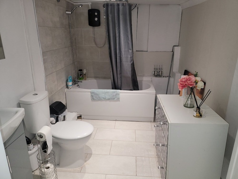 hidden treasure 2 beds sleeps 3 gillingham