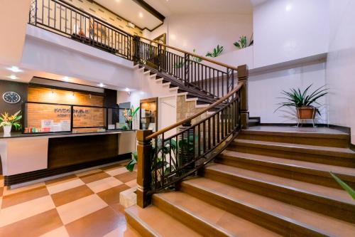 madonna hometel and suites new pandan