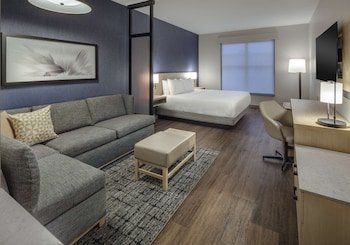 hyatt place newark main street