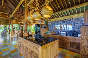 louka beach bali