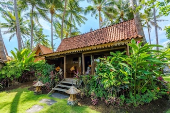 louka beach bali