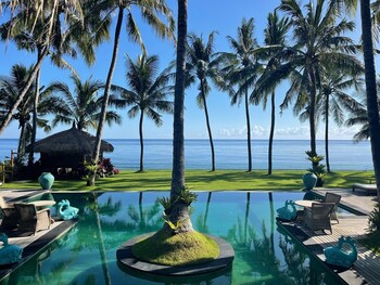 louka beach bali